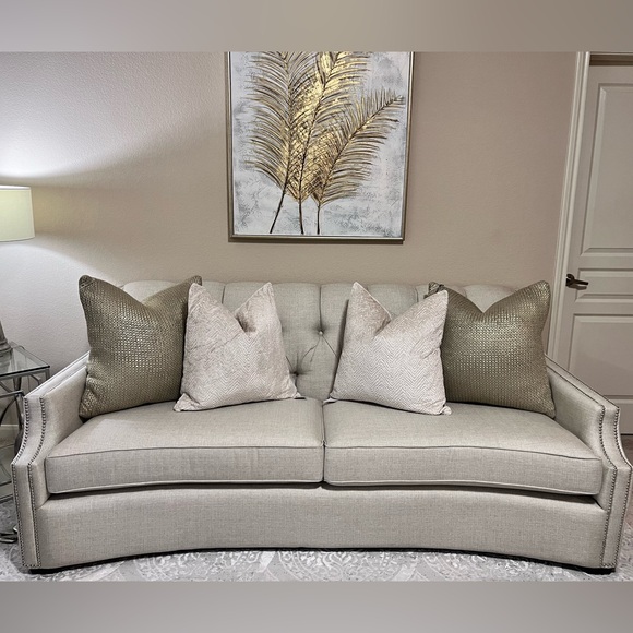 1-CALDEIRA CUT VELVET DESIGN DECORATIVE PILLOW (Read description for detail ) - Picture 12 of 17